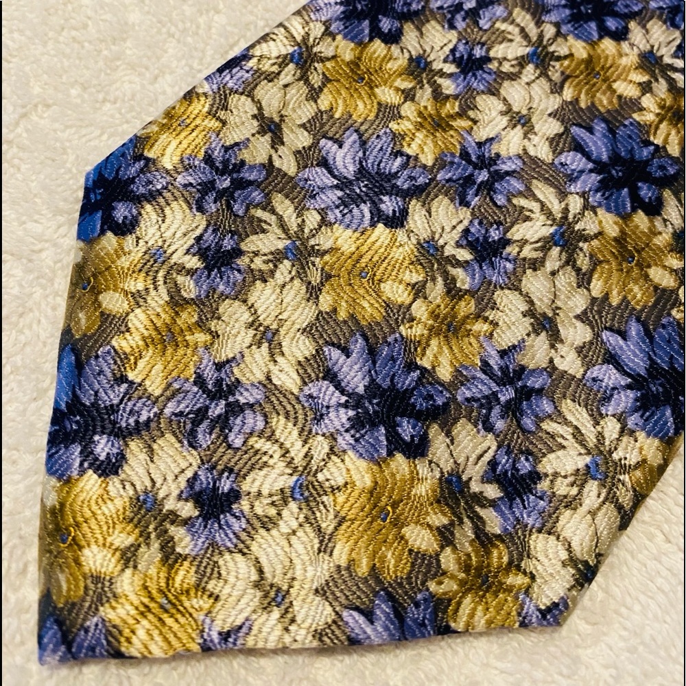 Brand New Super Stylish Tie By FACETS